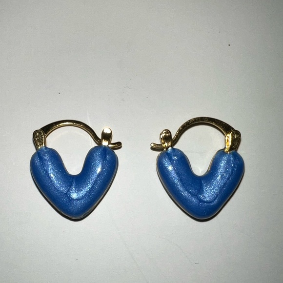 NWT Blue Heart Dangle Hoop Earrings - Picture 8 of 8